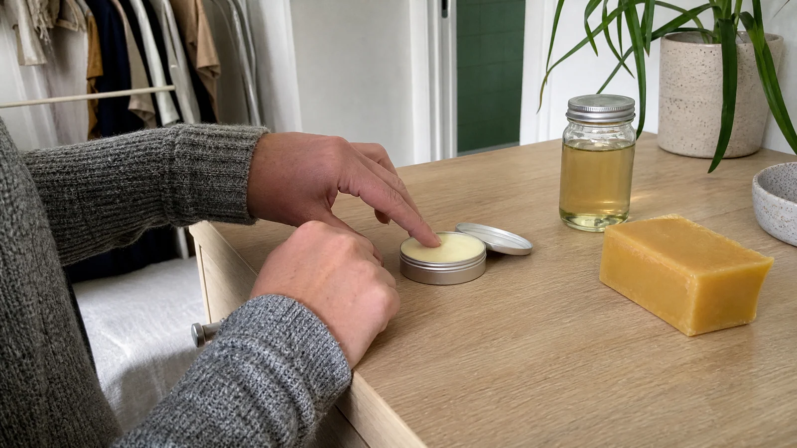 Solid Perfume With Birch Oil: A Trace-Dose Recipe and Its Limit